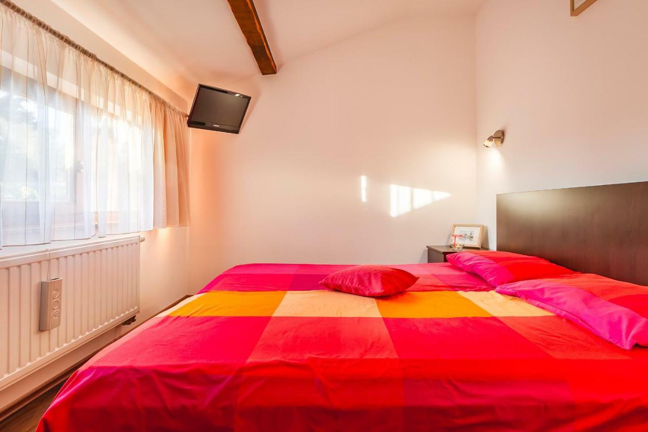 Lena Apartment